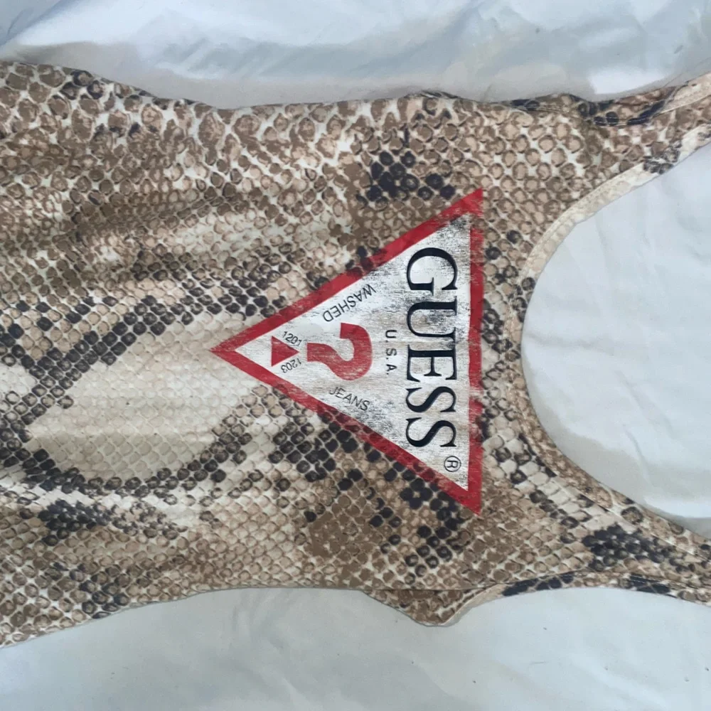 GUESS BODYSUIT TOP - Picture 3 of 3